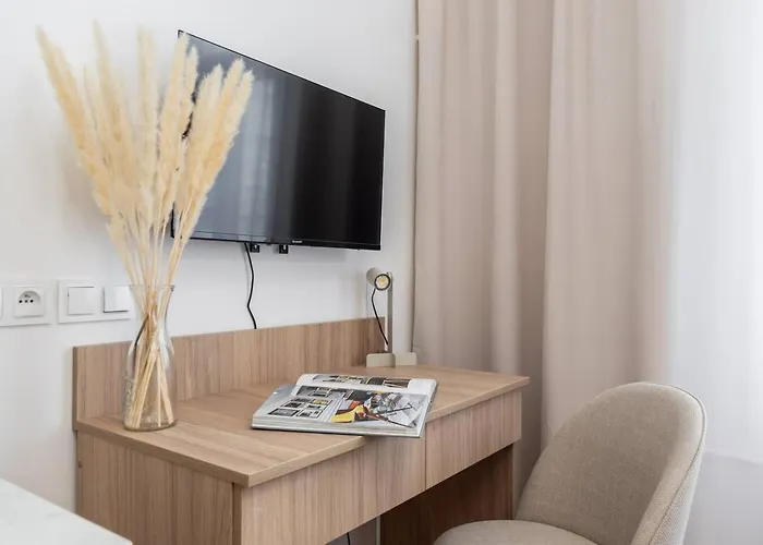 Stylish In Center Sienna *