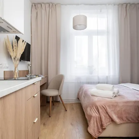 Stylish Studio Apartments In City Center Sienna Apartament *