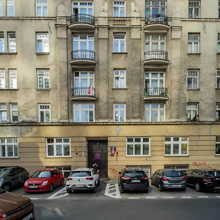 Apartment Stylish In Center Sienna