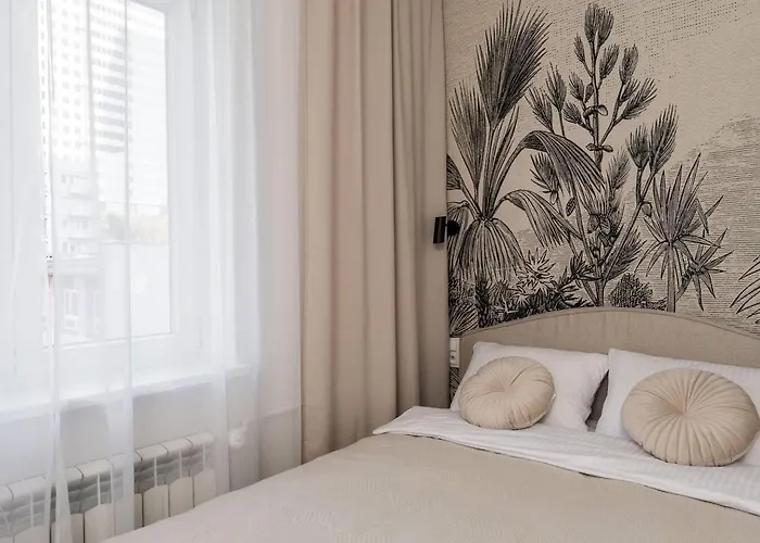 Stylish In Center Sienna